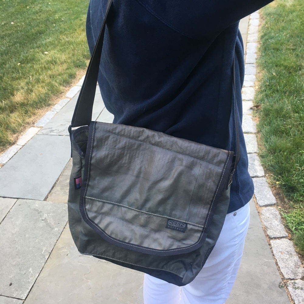 NWOT keen harvest over the shoulder bag